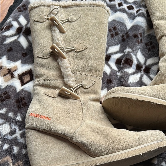 Rocket Dog Tan Winter Boots with Slouchy Design​ - Picture 3 of 13